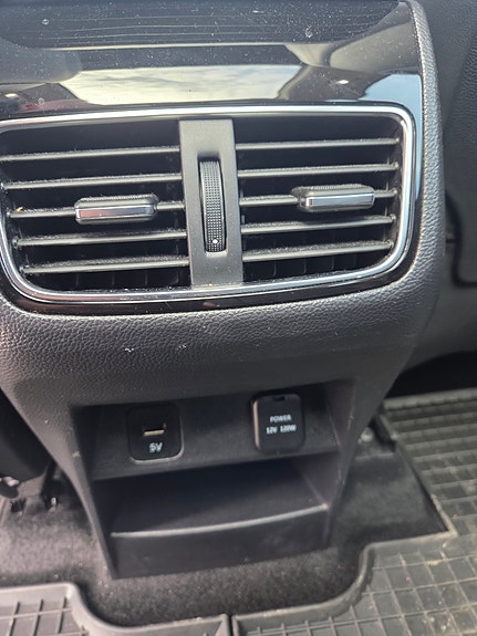 Maxus Euniq 6 12 of 23