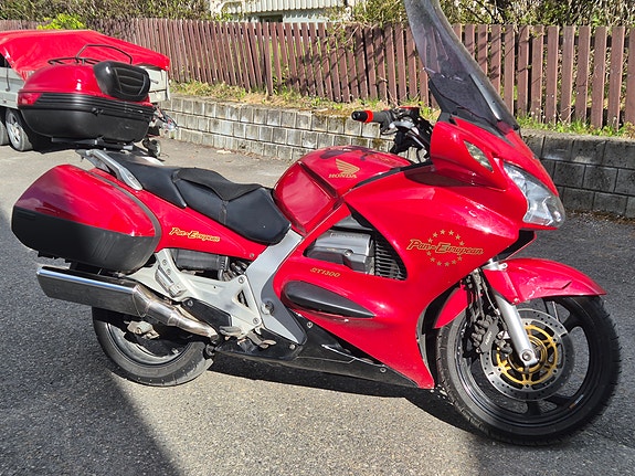 Honda ST 1300 Pan European 3 of 24