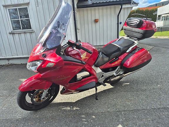 Honda ST 1300 Pan European 2 of 24