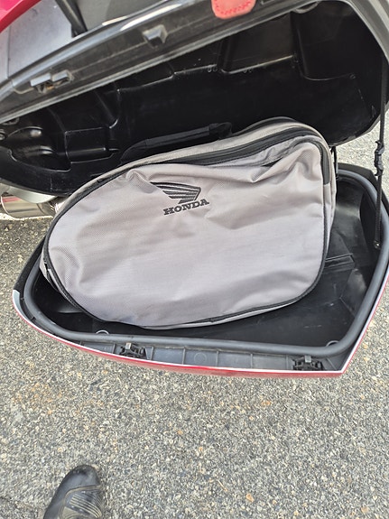 Honda ST 1300 Pan European 13 of 24