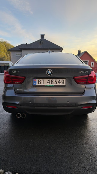 BMW 330i 5 of 5