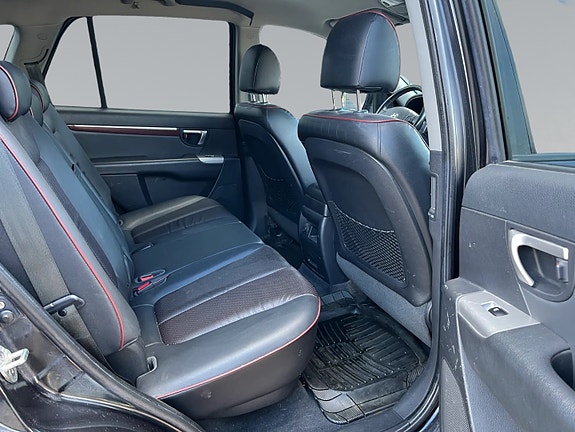 Hyundai Santa Fe 19 of 26