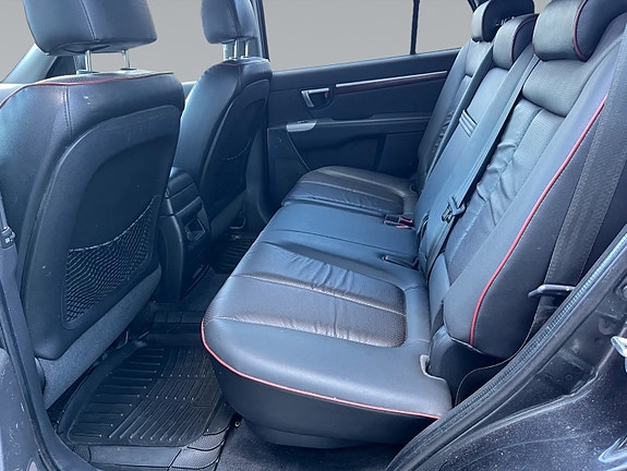 Hyundai Santa Fe 17 of 26