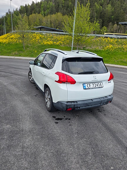 Peugeot 2008 3 of 5