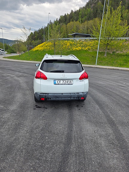 Peugeot 2008 4 of 5