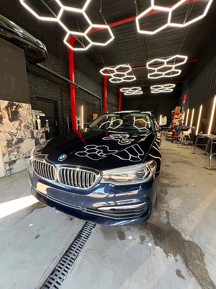 BMW 530e 3 of 30