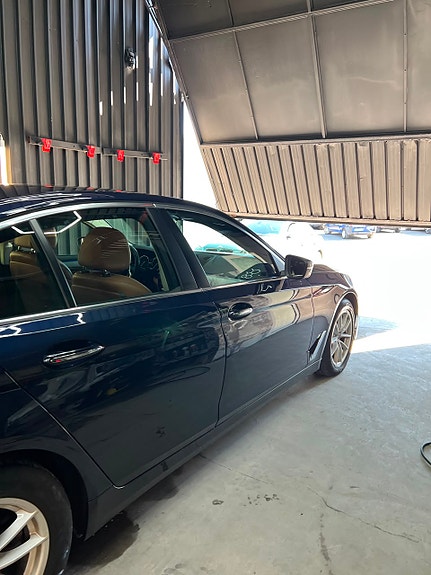 BMW 530e 25 of 30