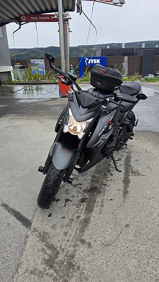 Suzuki GSX-S 1000 2 of 5