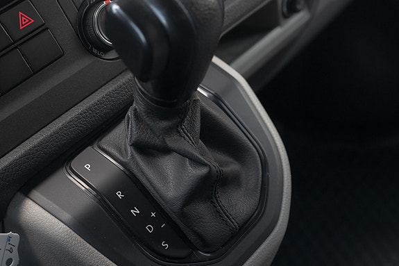 Volkswagen Transporter 14 of 27
