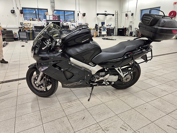 Honda VFR 800 4 of 5