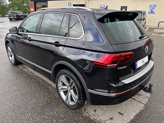 Volkswagen Tiguan 5 of 5