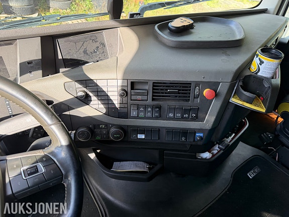 Volvo FH 650 23 of 30