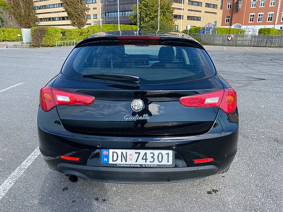 Alfa Romeo Giulietta 4 of 5