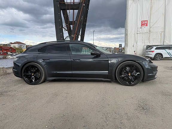 Porsche Taycan 2 of 5