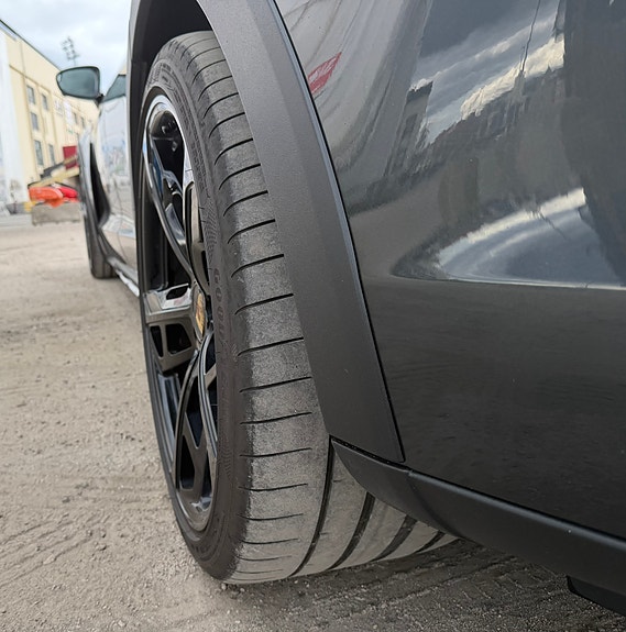 Porsche Taycan 15 of 30
