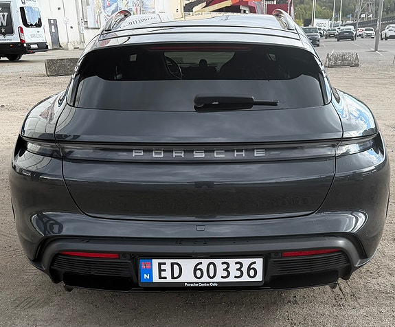 Porsche Taycan 12 of 30