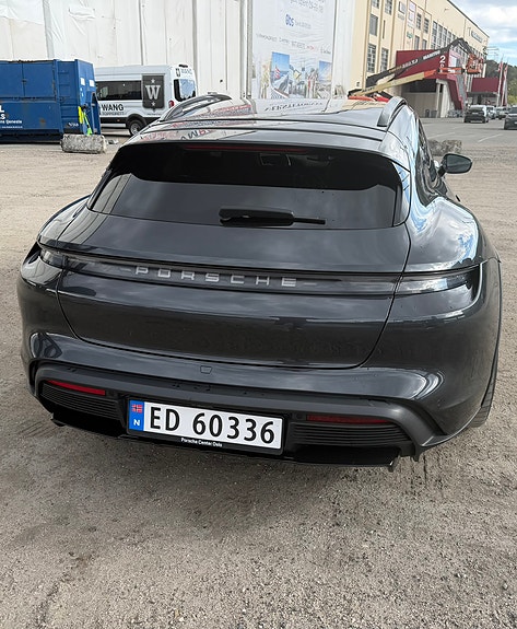 Porsche Taycan 13 of 30