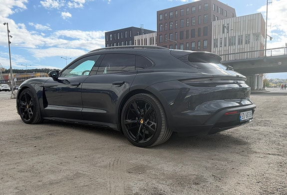 Porsche Taycan 11 of 30