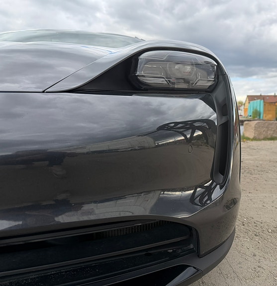Porsche Taycan 14 of 30