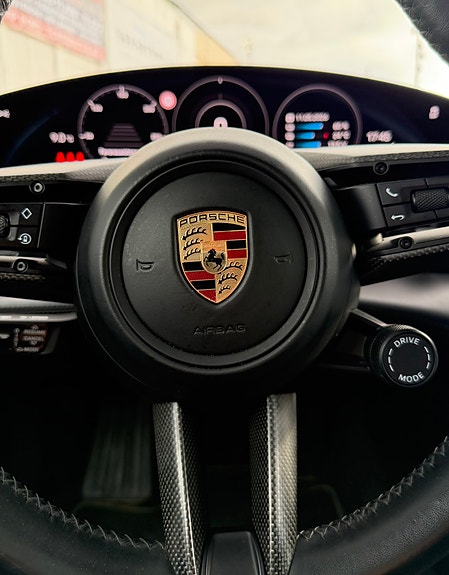 Porsche Taycan 25 of 30