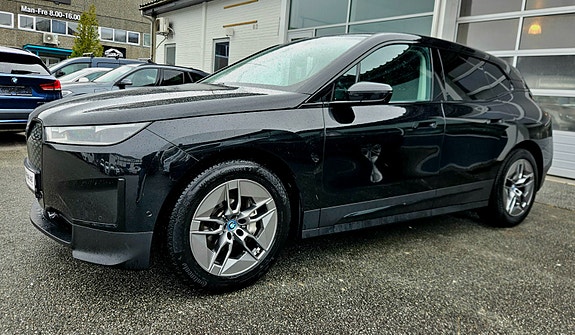 BMW iX 3 of 5