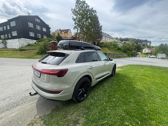 Audi e-tron 7 of 24
