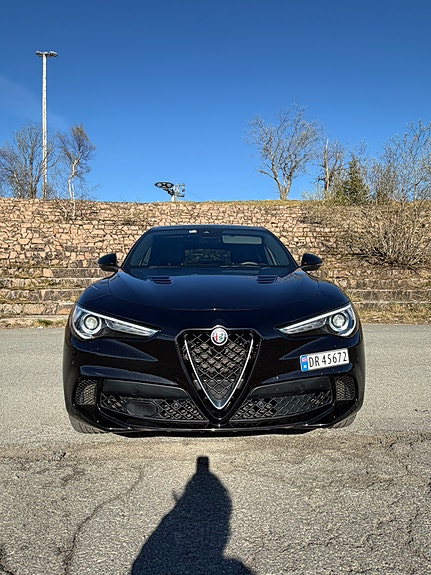 Alfa Romeo Stelvio Quadrifoglio 3 of 20