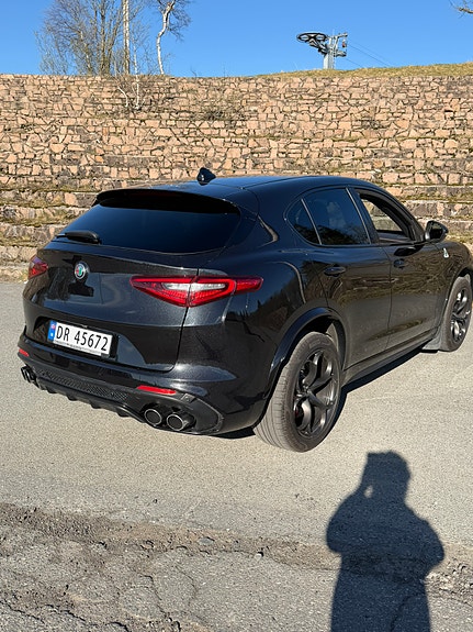 Alfa Romeo Stelvio Quadrifoglio 5 of 20