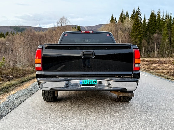Chevrolet Silverado 5 of 5
