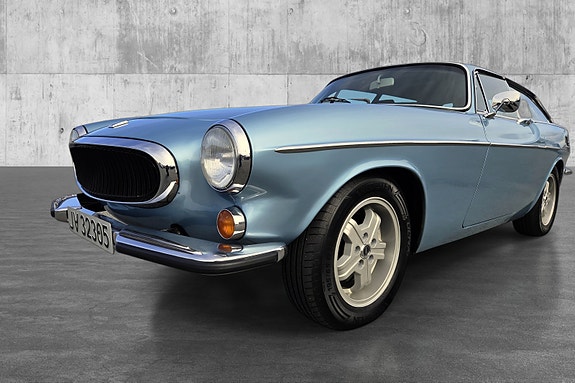Volvo P1800 2 of 5