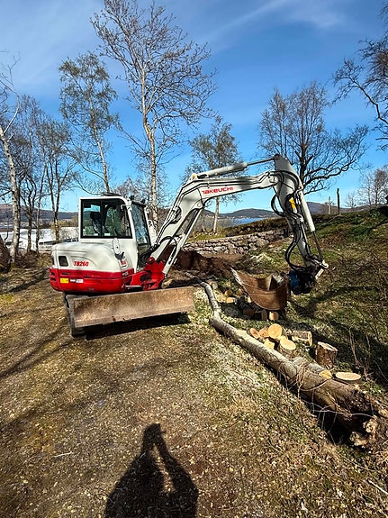 Takeuchi TB260 / Lavt timetall : 500 / smp rotortilt / pusskoffe-graveskoffe/service nylig utført / godkjent sertfisert