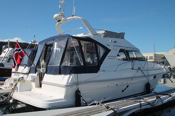 Riviera 925 Flybridge
