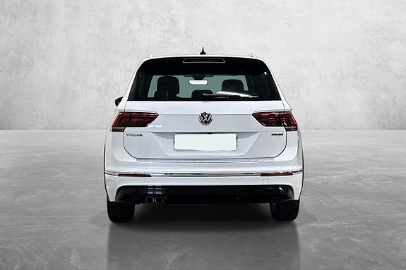 Volkswagen Tiguan 4 of 5