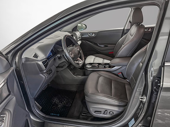 Hyundai IONIQ 10 of 30