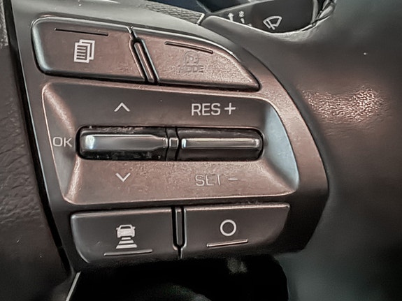Hyundai IONIQ 16 of 30