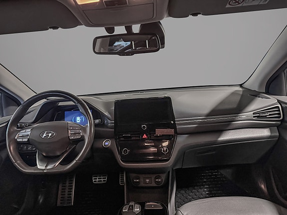 Hyundai IONIQ 12 of 30