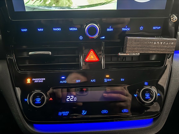 Hyundai IONIQ 21 of 30