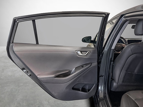 Hyundai IONIQ 27 of 30