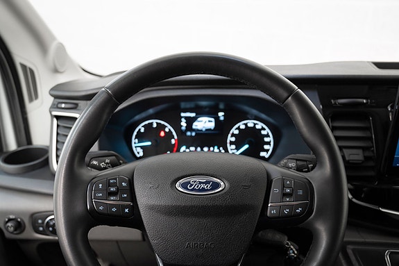 Ford Transit 8 of 23