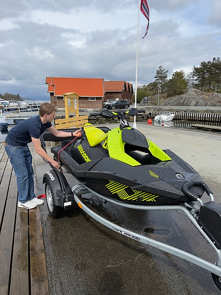 Vannscooter SeaDoo Trixx 2up 45 knop + henger til utleie - IKKE høyhastighets 2 of 5