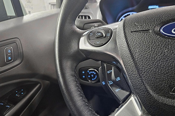 Ford Transit Connect 13 of 20