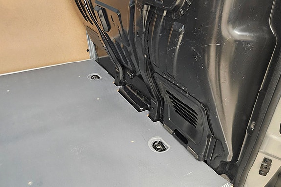 Ford Transit Connect 16 of 20