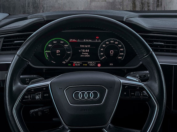 Audi e-tron 12 of 16