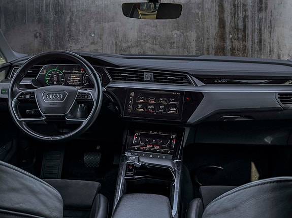 Audi e-tron 8 of 16