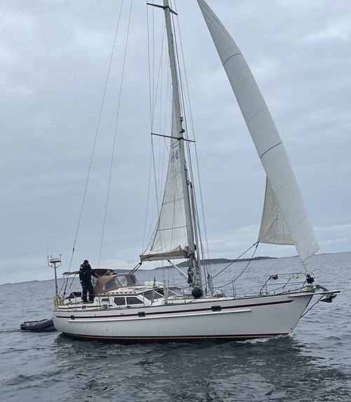 Regina af Vindö R43 - Nyere teak, elektronikk og stående rigg 12 of 30
