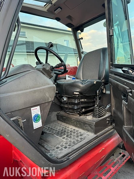Manitou Mt845 4 of 5
