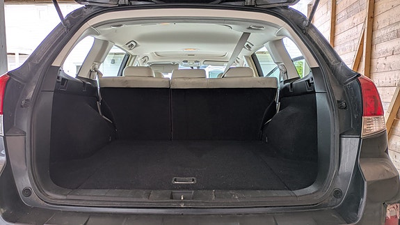Subaru Legacy 4 of 5