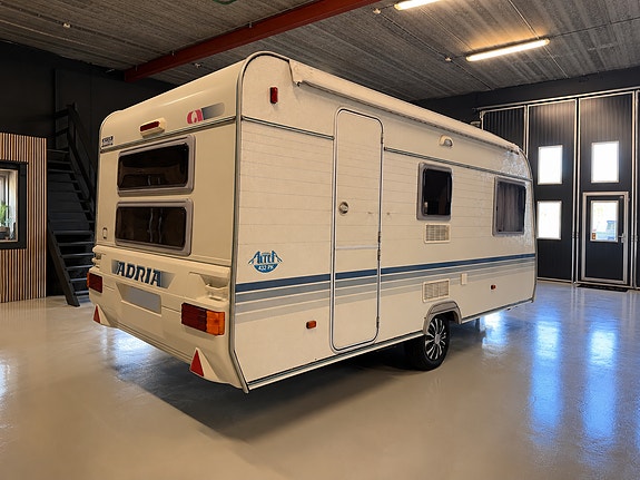 Adria 452PK / 935KG / KØYER / BATTERIPAKKE / MARKISE 4 of 5