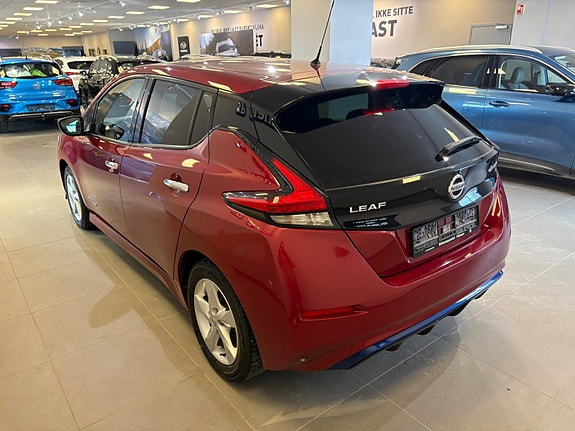 Nissan Leaf 4 of 8