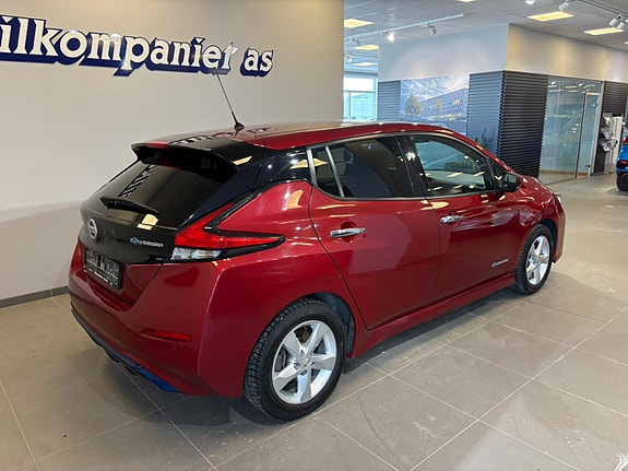 Nissan Leaf 3 of 8